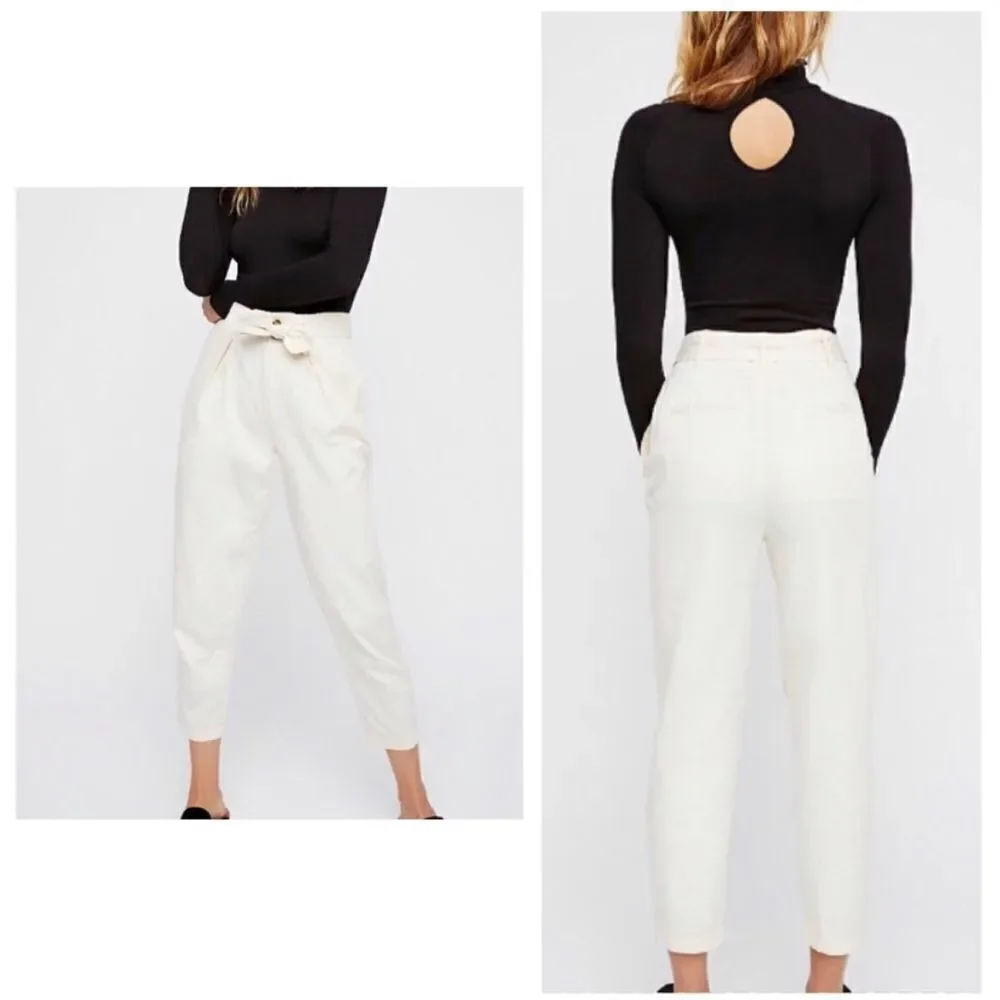 FREE PEOPLE High Waisted ‘90S Peg Paperbag Pants in Creme- Size 8